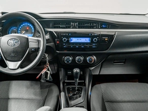 Седан Toyota Corolla 2013 года, 1175000 рублей, Красноярск
