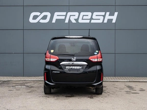 Минивэн Honda Freed 2018 года, 1700000 рублей, Краснодар