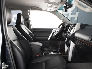 Внедорожник Toyota Land Cruiser Prado 2010 года, 2990000 рублей, Омск