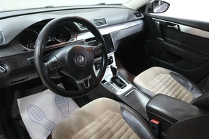 Седан Volkswagen Passat 2011 года, 1069000 рублей, Новокузнецк