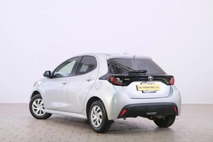 Хетчбэк Toyota Yaris 2021 года, 1289000 рублей, Омск