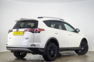 Внедорожник Toyota RAV4 2017 года, 2499000 рублей, Оренбург