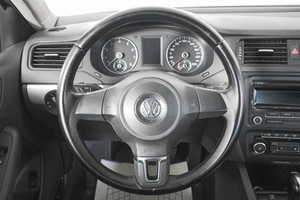Седан Volkswagen Jetta 2012 года, 999000 рублей, Кемерово