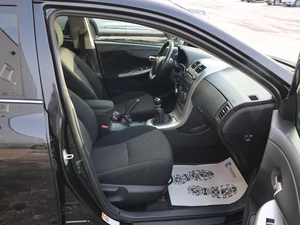 Седан Toyota Corolla 2011 года, 1020000 рублей, Железногорск