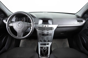 Универсал Opel Astra 2011 года, 699000 рублей, Пермь