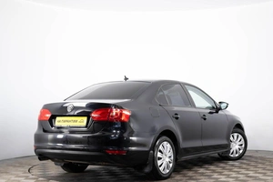 Седан Volkswagen Jetta 2012 года, 849000 рублей, Пермь