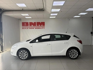 Хэтчбек Opel Astra 2011 года, 690000 рублей, Смоленск