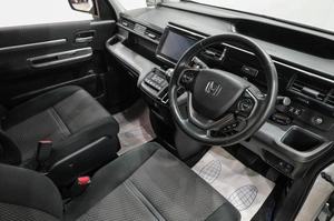 Минивэн Honda Stepwgn Spada 2016 года, 1799000 рублей, Новокузнецк