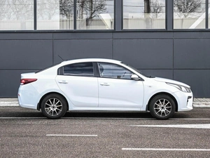 Седан Kia Rio 2017 года, 899000 рублей, Кирилловка