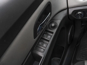 Седан Chevrolet Cruze 2015 года, 999000 рублей, Саратов