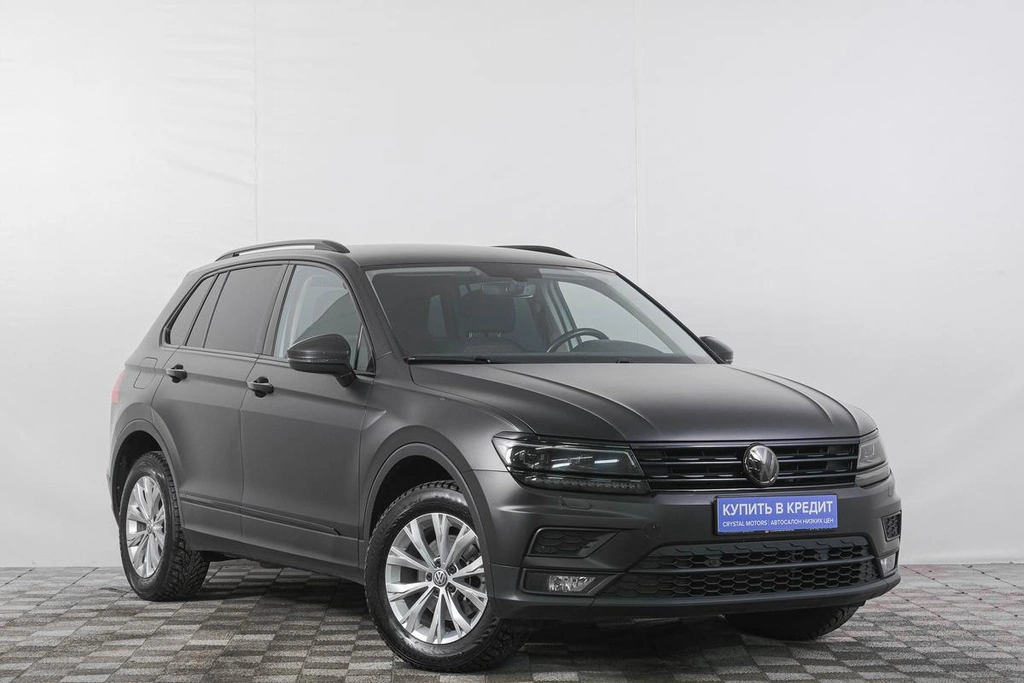 Внедорожник Volkswagen Tiguan 2018 года, 2459000 рублей, Кемерово