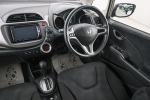 Хетчбэк Honda Fit 2013 года, 899000 рублей, Красноярск