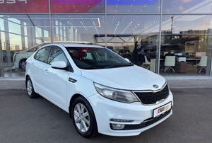 Седан Kia Rio 2016 года, 980000 рублей, Солонцы