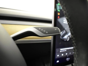 Седан Tesla Model 3 2021 года, 3299900 рублей, Казань
