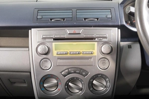 Хетчбэк Mazda Demio 2004 года, 449000 рублей, Томск