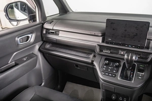 Минивэн Honda Stepwgn 2022 года, 3499000 рублей, Томск