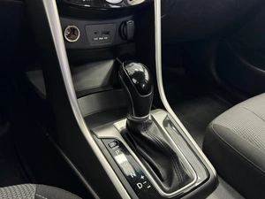 Хетчбэк Hyundai i30 2014 года, 1045000 рублей, Красноярск