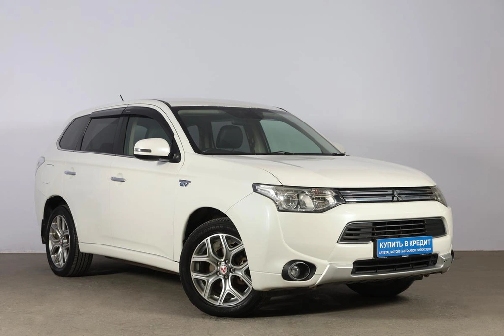 Внедорожник Mitsubishi Outlander 2014 года, 1799000 рублей, Новосибирск