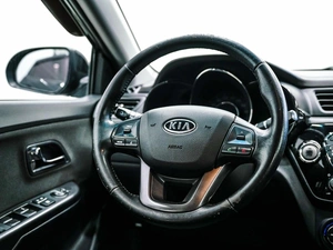 Седан Kia Rio 2011 года, 950000 рублей, Красноярск