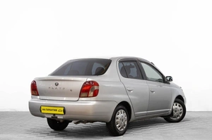 Седан Toyota Platz 2000 года, 349000 рублей, Барнаул