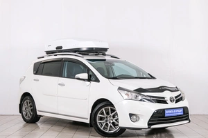 Минивэн Toyota Verso 2014 года, 1899000 рублей, Красноярск