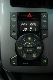 Минивэн Toyota Voxy 2008 года, 1198000 рублей, Солонцы
