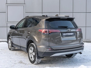 Внедорожник Toyota RAV4 2018 года, 1695000 рублей, Санкт-Петербург