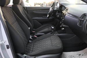 Седан Kia Rio 2017 года, 1359000 рублей, Омск
