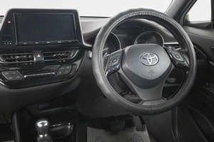 Внедорожник Toyota C-HR 2017 года, 2359000 рублей, Кемерово