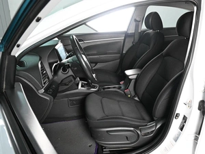 Седан Hyundai Elantra 2017 года, 1550000 рублей, Аксай