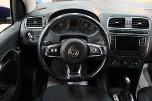 Седан Volkswagen Polo 2020 года, 1419000 рублей, Омск