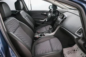 Седан Opel Astra 2014 года, 999000 рублей, Красноярск