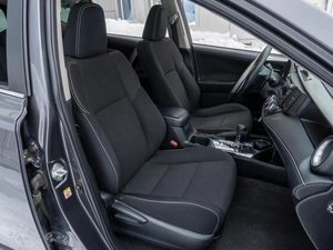 Внедорожник Toyota RAV4 2015 года, 2099000 рублей, Саратов