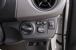 Хетчбэк Toyota Vitz 2016 года, 919000 рублей, Красноярск