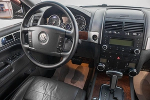 Внедорожник Volkswagen Touareg 2008 года, 1449000 рублей, Барнаул