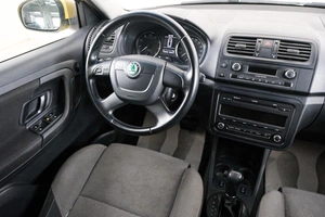 Хетчбэк Skoda Fabia 2012 года, 899000 рублей, Красноярск