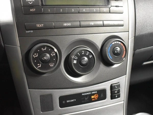 Седан Toyota Corolla 2013 года, 879900 рублей, Казань