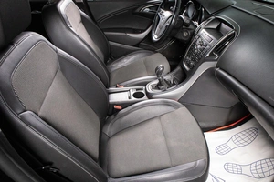 Хетчбэк Opel Astra 2011 года, 829000 рублей, Сургут