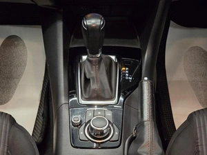 Седан Mazda Axela 2015 года, 1299000 рублей, Красноярск