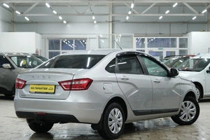 Седан ВАЗ (LADA) Vesta 2016 года, 749000 рублей, Омск