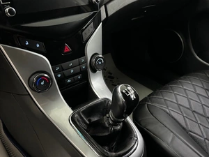 Хетчбэк Chevrolet Cruze 2013 года, 650000 рублей, Ачинск