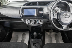 Хетчбэк Toyota Vitz 2018 года, 999000 рублей, Барнаул