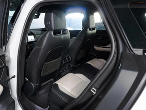 Внедорожник Jaguar F-Pace 2018 года, 2850000 рублей, Санкт-Петербург