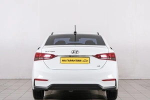 Седан Hyundai Solaris 2018 года, 1259000 рублей, Красноярск