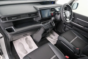 Минивэн Honda Stepwgn Spada 2015 года, 1729000 рублей, Красноярск