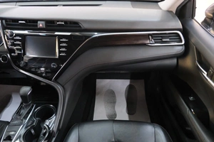 Седан Toyota Camry 2018 года, 2399000 рублей, Омск