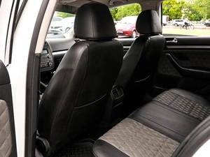 Седан Volkswagen Jetta 2010 года, 679000 рублей, Волгоград