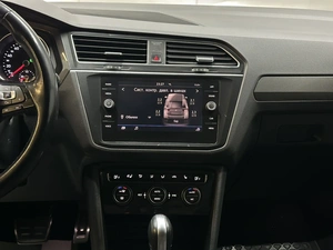 Внедорожник Volkswagen Tiguan 2018 года, 1997000 рублей, Красноярск