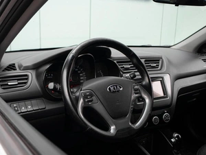 Седан Kia Rio 2016 года, 999000 рублей, Большой Сочи