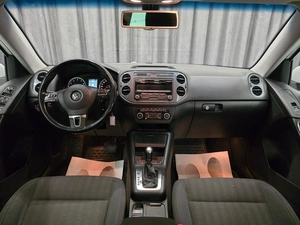 Внедорожник Volkswagen Tiguan 2011 года, 1150000 рублей, Красноярск